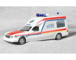 Herpa 044110. MERCEDES BENZ E200 T Binz KTW. Ambulance.