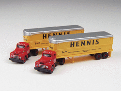 Mini Metals. 51101. IH R-190. Tractor + Trailer. Hennis. 2 stk.