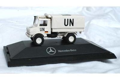 Mercedes-Benz Modellauto-Collection B 6 600 00247. MB UNIMOG. UN.