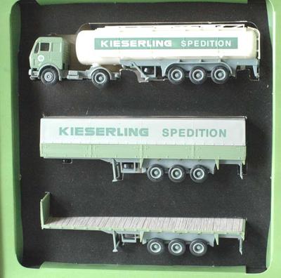 EKB 044. MB EKB/KIESERLING med 3 trailere.