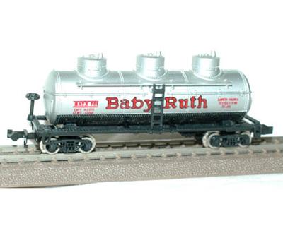 Model Power 3411. 38' 3 Dome Tank Car Baby Ruth. TILB UD.