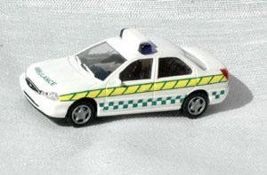 Rietze (GB) 50578.  Ford MONDEO Ghia. Ambulance.