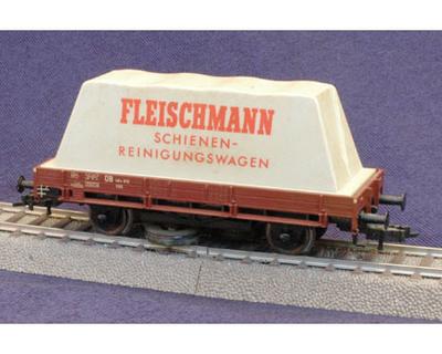 Fleischmann 5568 K B. Skinnerenservogn.