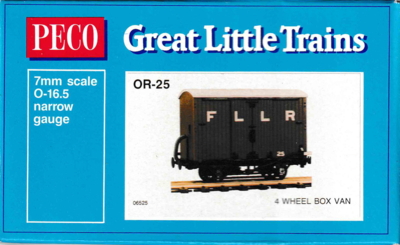 Peco OR-25. Lukket godsvogn. Smalspor.