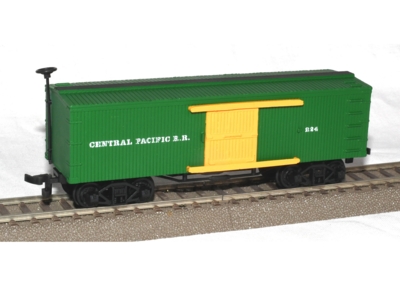 Bachmann 72324. CENTRAL PASIFIC 224. Box Car.