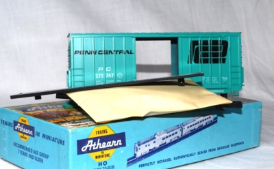 Athern 1954. 40' Gi-Cube Box Car-. PENN CENTRAL.