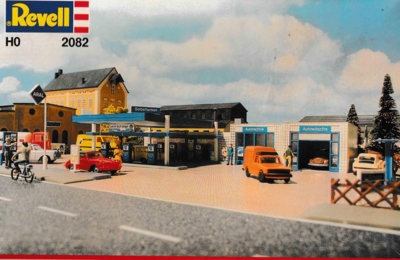 Revell 2082. Tankstation. ARAL. TILBUD.
