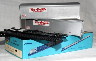 Athern 5156. Piggy Back Van, Rio Grande. 2 stk.