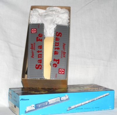 Athern 5157. Piggy Back Van, santa Fe. 2 stk.