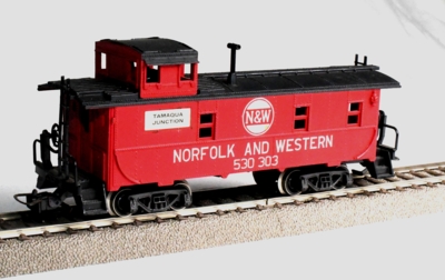Rivarossi 2307 BX. Caboose N & W.