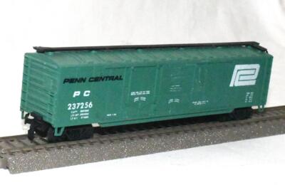 Mahano 006 X. Box Car. Pen Central.