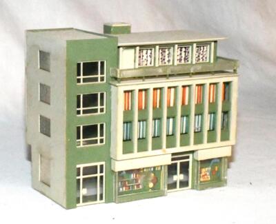 Vollmer 47729FM. Beboelseshus med forretninger.