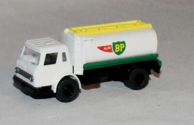 Wiking 080749. IH Tankbil BP.