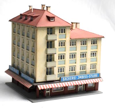 kibri 37126FM. Beboelseshus med forretninger.