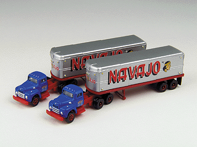 Mini Metals. 51133. IH R-190. Tractor + Trailer. Navajo. 2 stk.