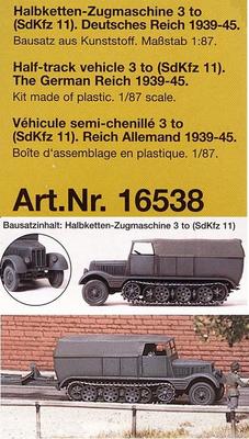 Preiser 16538. WW II WH. 3 to Hallvbælttetraktor SdKfz 11