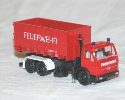 Herpa 806516. MB Lastvogn med åben container. FEUERWEHR. TILBUD.
