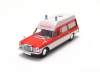 Brekina 13813. Mecedes-Benz Ambulance. FALCK.